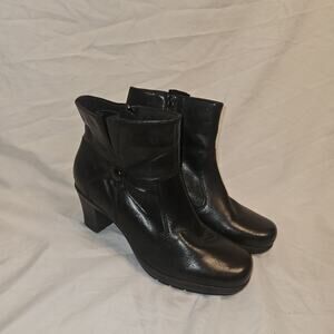 Clarks Heelee Ankle Boots Booties Shoes Womens Size 7.5 Black Leather